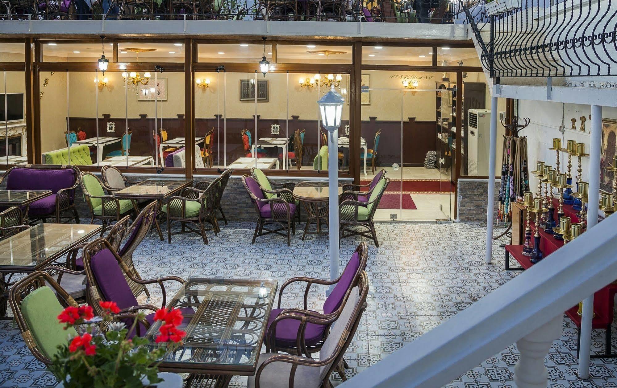 Beyaz Kosk Otel 2*